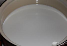 Τηγανίτες με βρασμένη συμπυκνωμένη συνταγή γάλακτος με φωτογραφίες τηγανίτες με βραστό συμπυκνωμένο γάλα πώς να τυλίξει