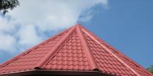 Hur man täcker ett tak med metallplattor med egna händer och undviker misstag
