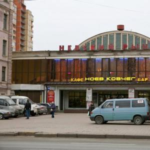 Άναψε την αγορά: τι σκοπεύει να κάνει ο Smolny με τις αγορές της πόλης Θα κλείσει η αγορά των σιδηρουργείων